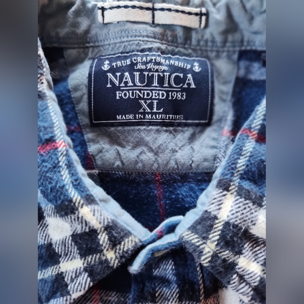 NAUTICA Men's Button Up Flannel Shirt. Size XL. Long Sleeves. - Picture 3 of 7